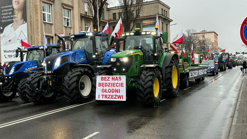 protesty, rolnicy, traktory, ciągniki, transparent, blokady dróg